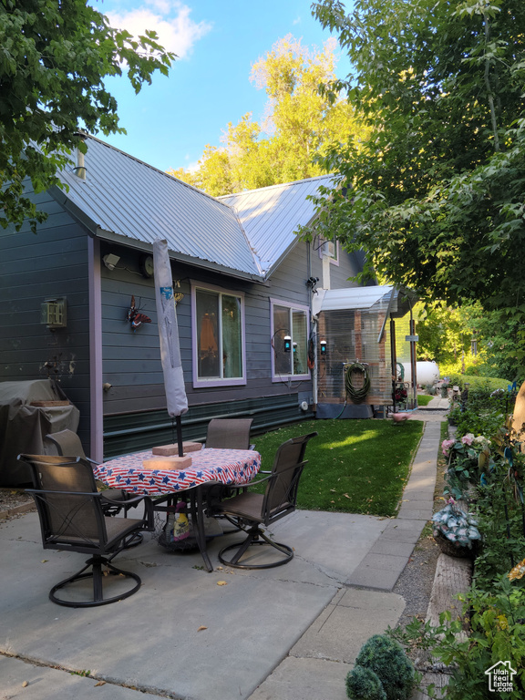 View of patio / terrace with a grill