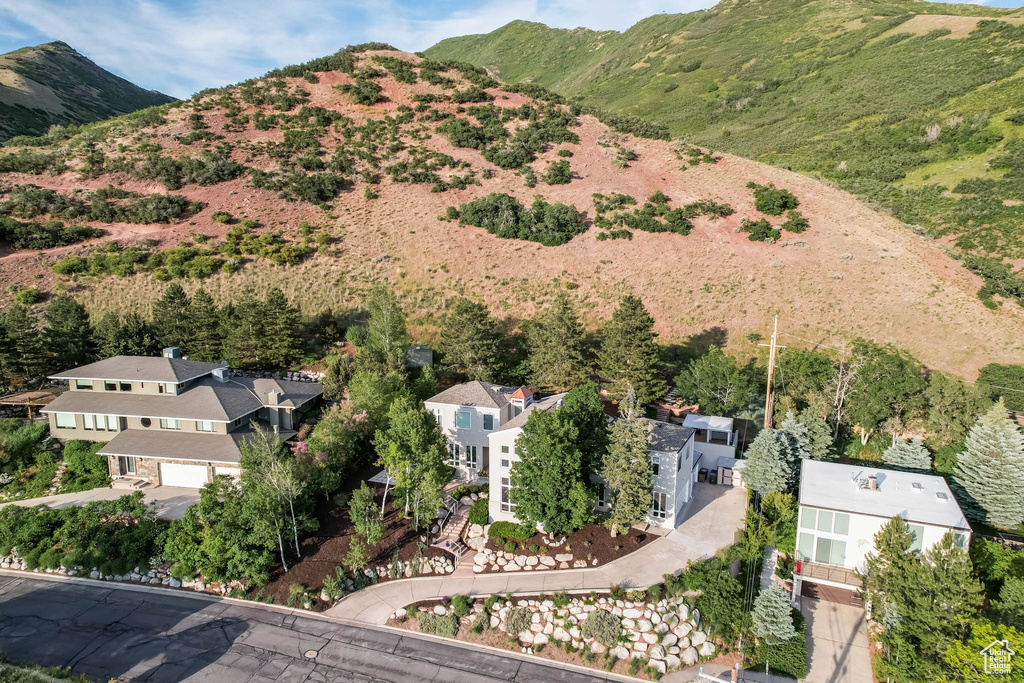 View of property location featuring mountains