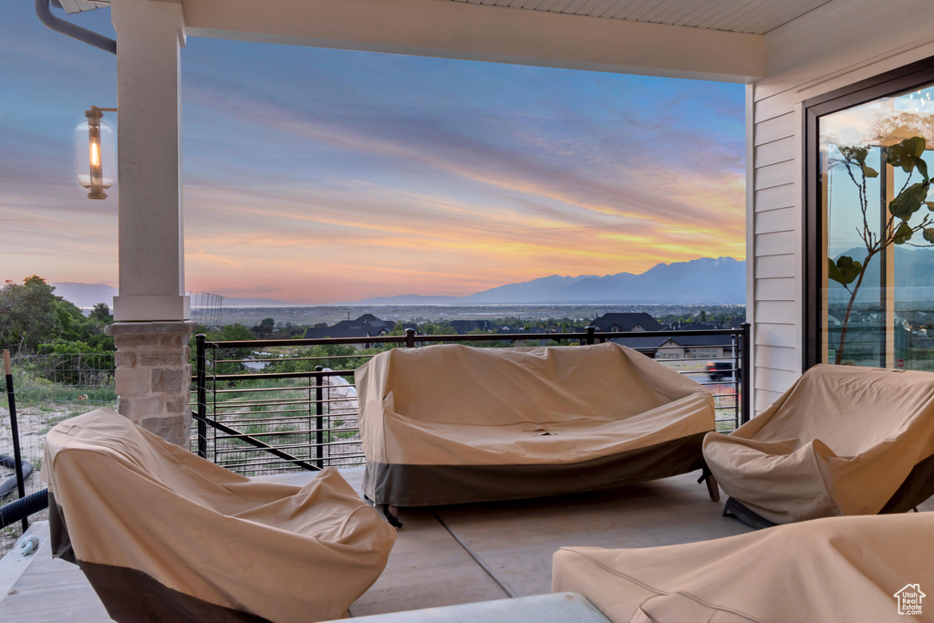 Balcony with a mountain view and outdoor lounge area