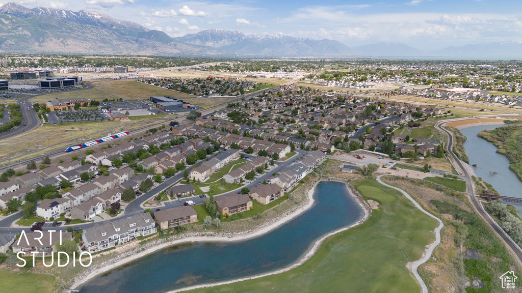 Aerial view of property\\\\\\\\\\\\\\\'s location with a water and mountain view and nearby suburban area