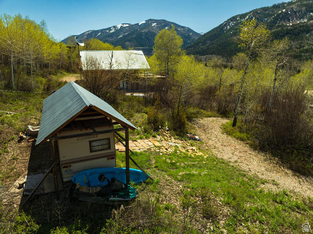 View of yard featuring a mountain view