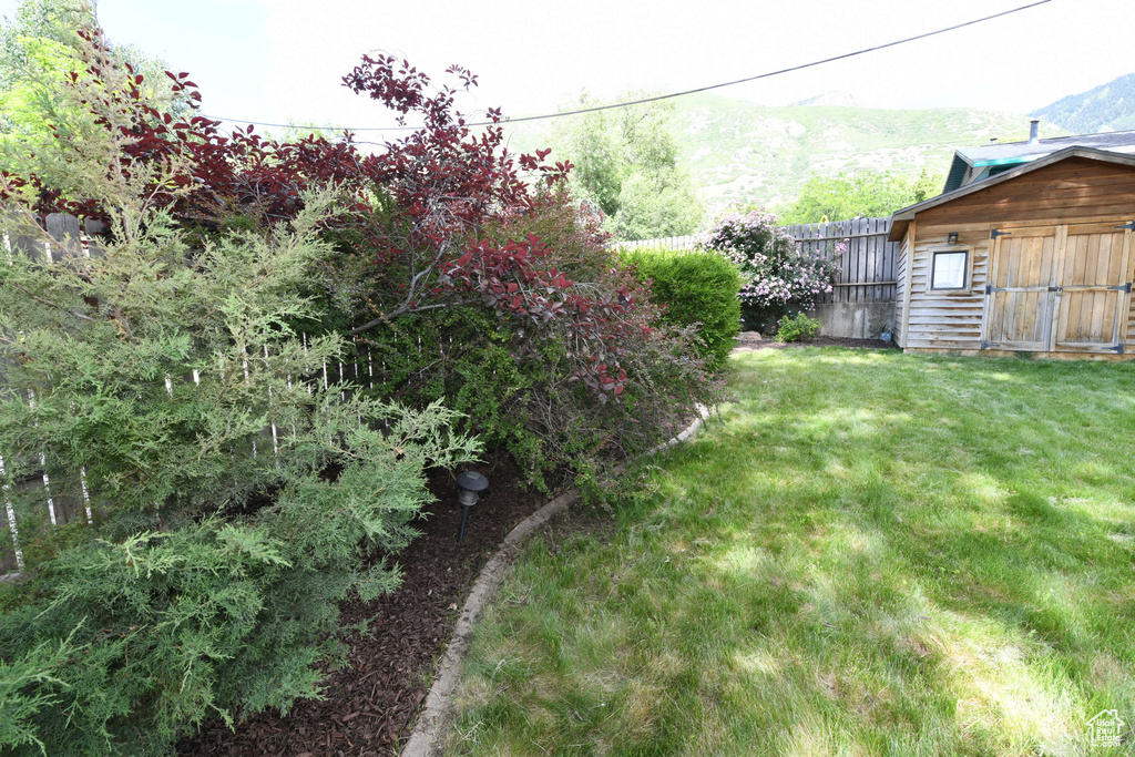 View of yard featuring a mountain view