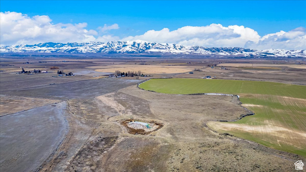 Overview of rural landscape with a mountainous background
