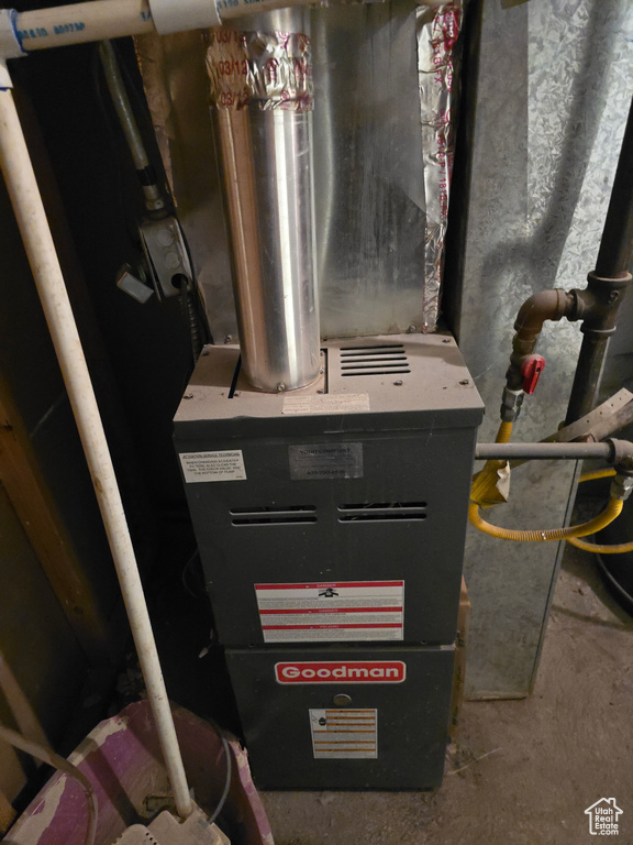 Utility room with heating unit