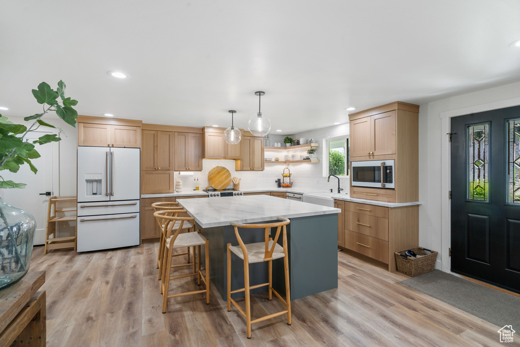 2201 E GREGSON AVE Salt Lake City, UT 84109