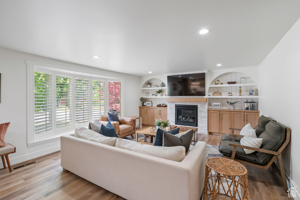 2201 E GREGSON AVE Salt Lake City, UT 84109