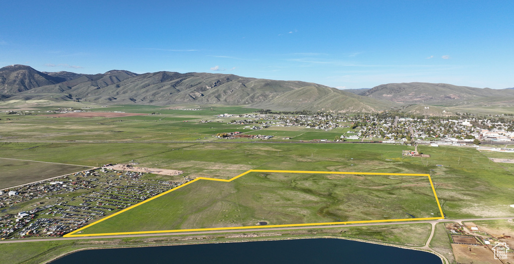 Mountain view with a nearby body of water