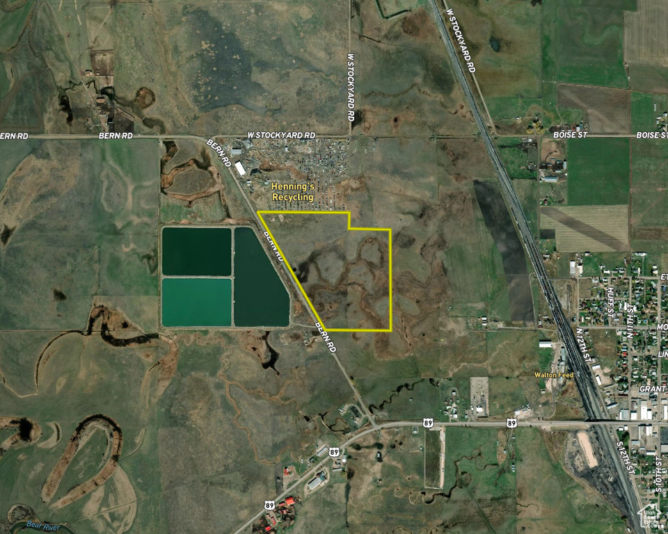 Aerial overview of property's location featuring property parcel outlined