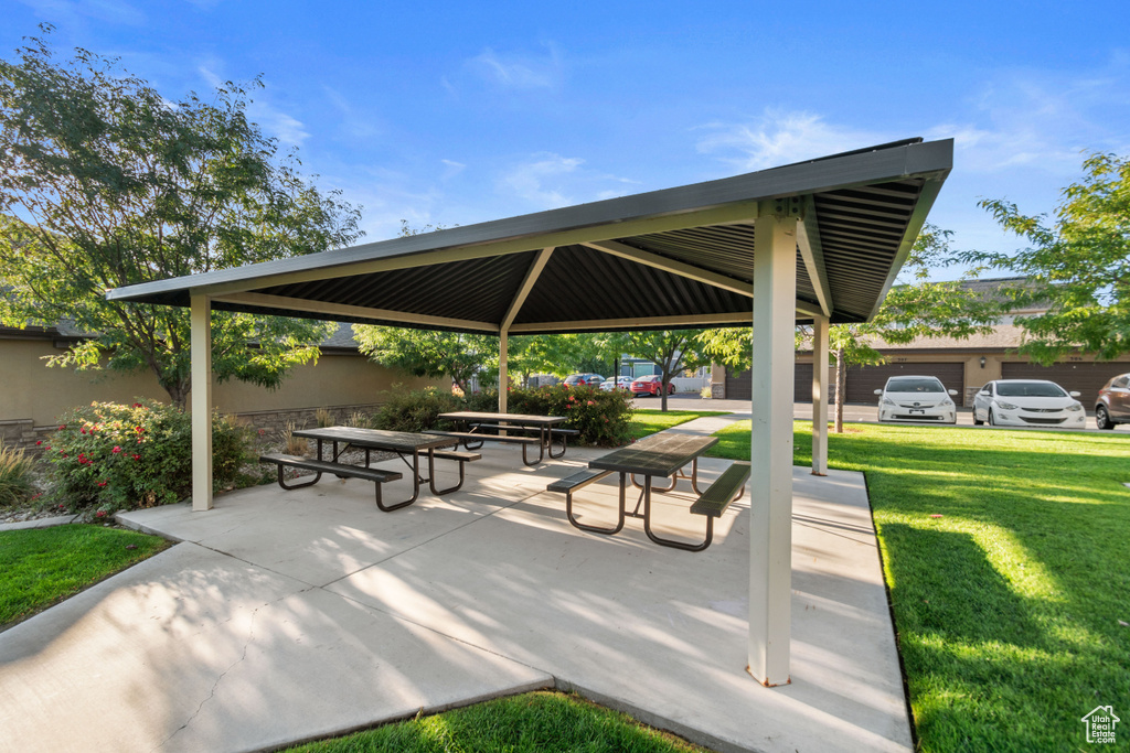 View of home\'s community with a gazebo and a yard