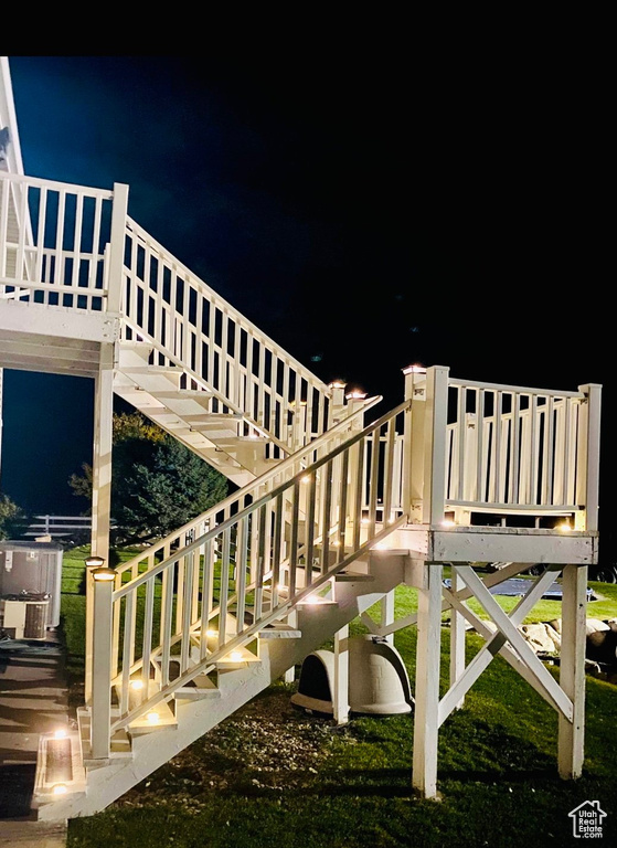View of home\\\\\\\'s community with stairs