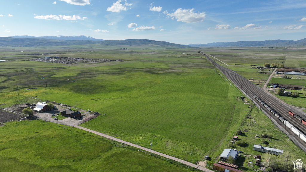 Overview of rural landscape with a mountainous background