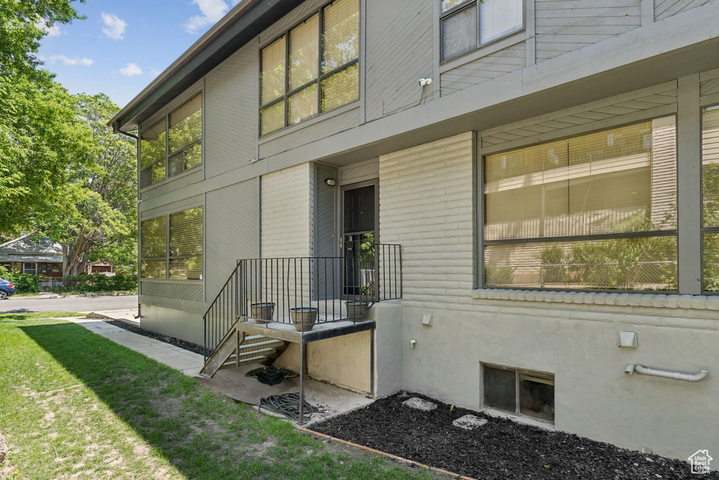 View of home\'s exterior
