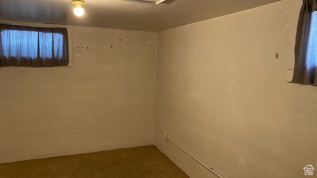 Unfurnished room featuring carpet floors