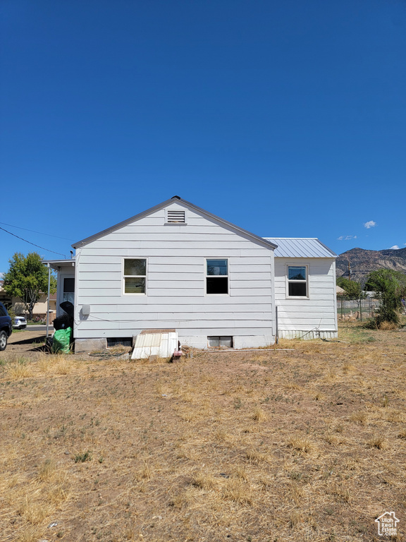 Photo 27 for MLS #2090600 at 138 W Geneva Dr