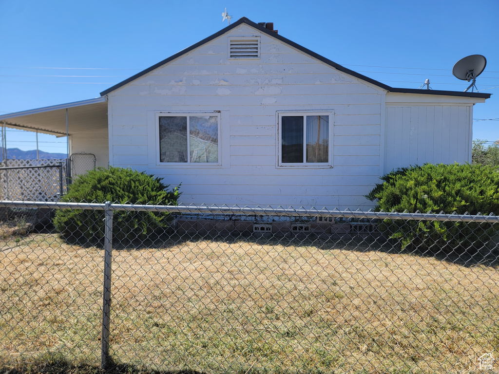 Photo 5 for MLS #2090600 at 138 W Geneva Dr