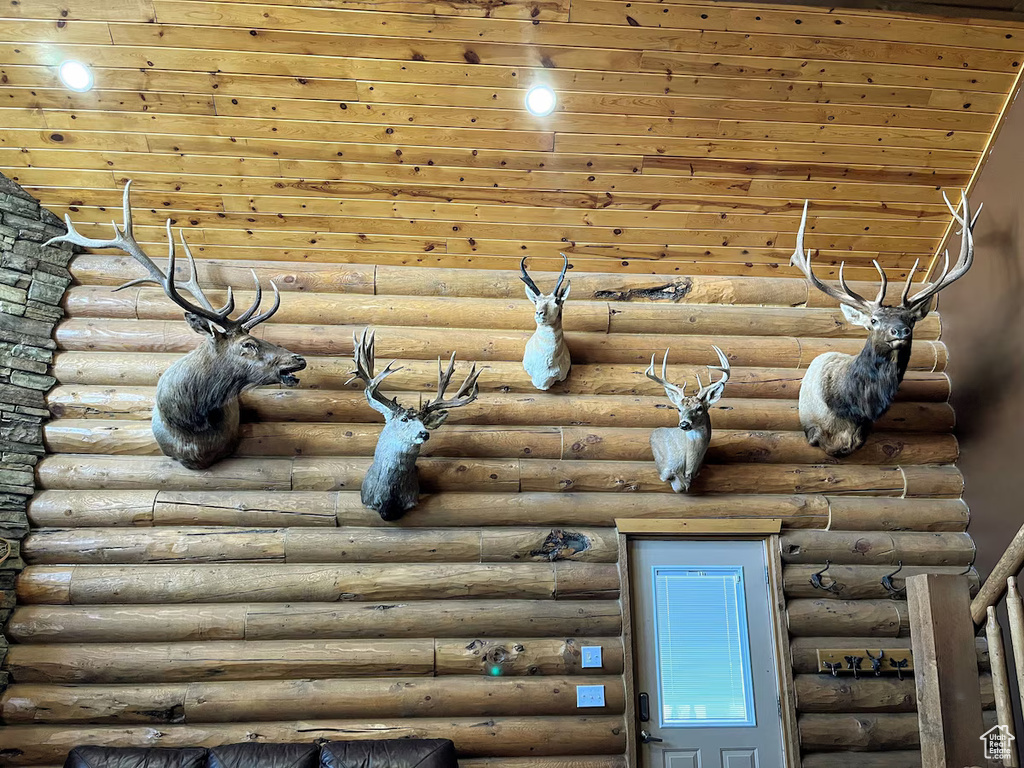 Detailed view of log walls