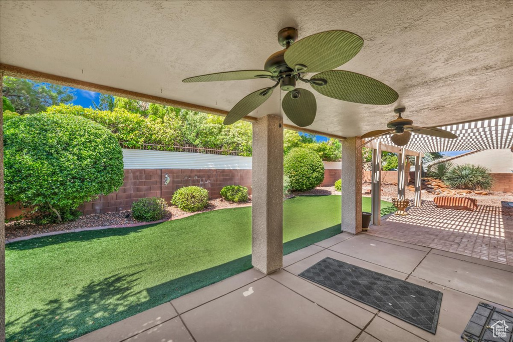 View of patio / terrace with ceiling fan