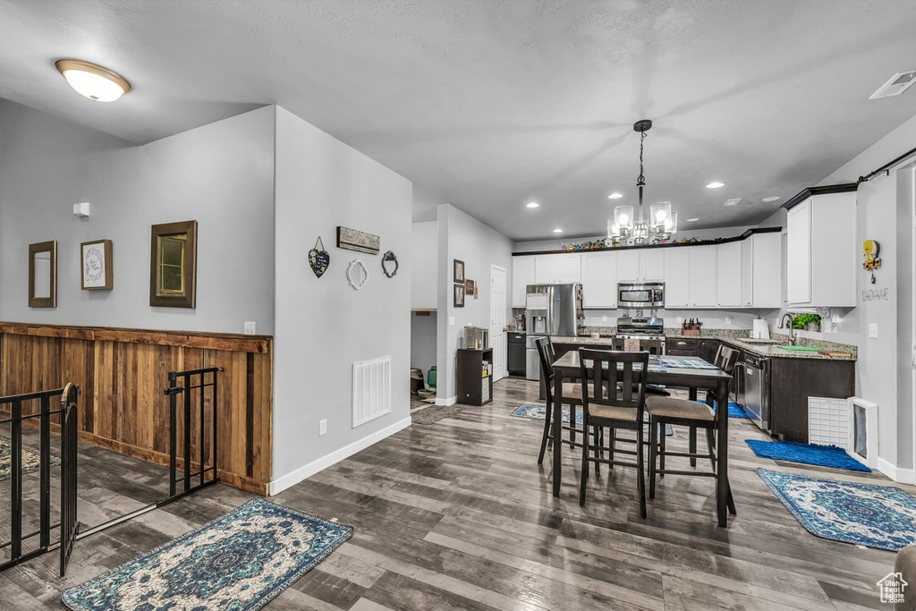Photo 3 for MLS #2090657 at 1002 W Stonehaven Dr #108