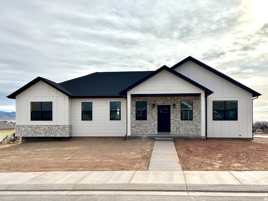 431 W CENTER ST Gunnison, UT 84634