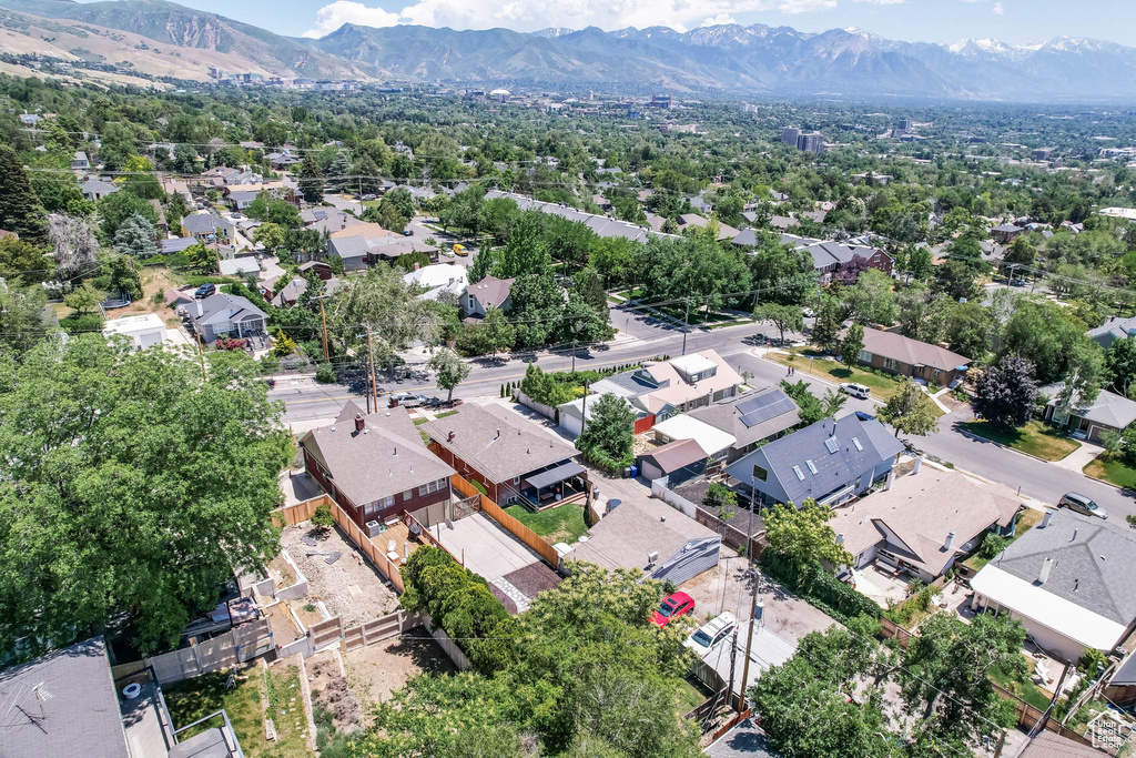 Aerial view of property\\\\\\\\\\\\\\\'s location with a mountainous background and nearby suburban area