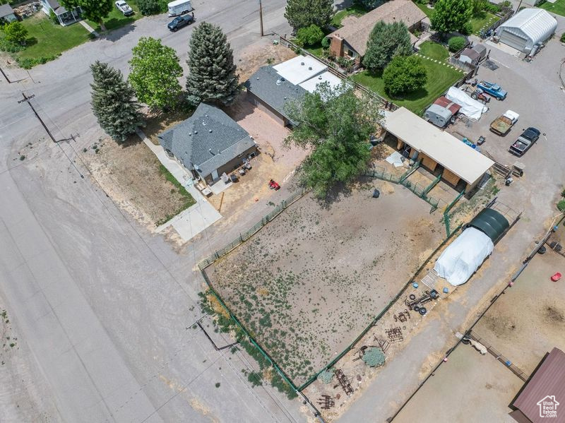 Aerial view of property and surrounding area