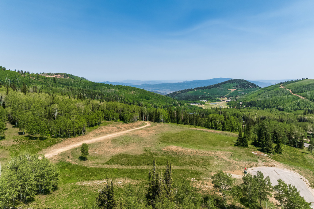 325  WHITE PINE CANYON RD Park City, UT 84060