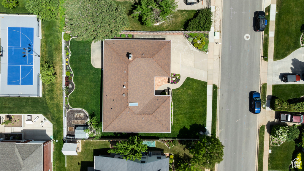 Aerial view of property and surrounding area