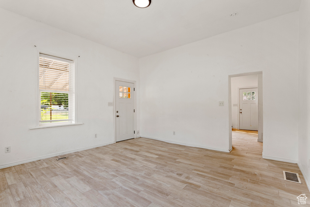 Photo 12 for MLS #2090787 at 188 E 100 North