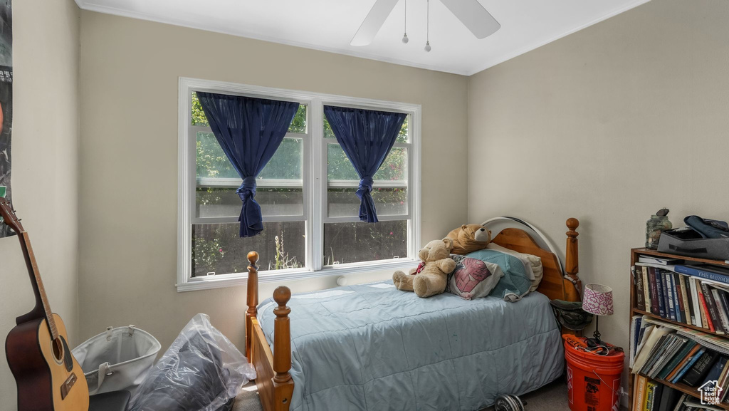 Bedroom with ceiling fan