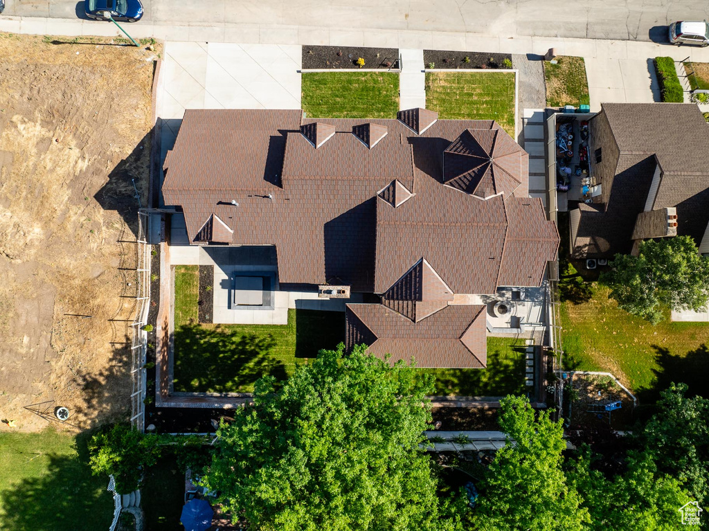 Aerial view of property and surrounding area