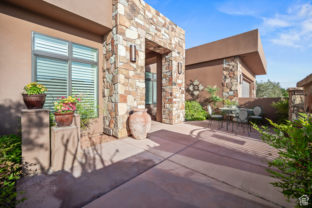 View of patio / terrace with outdoor dining area