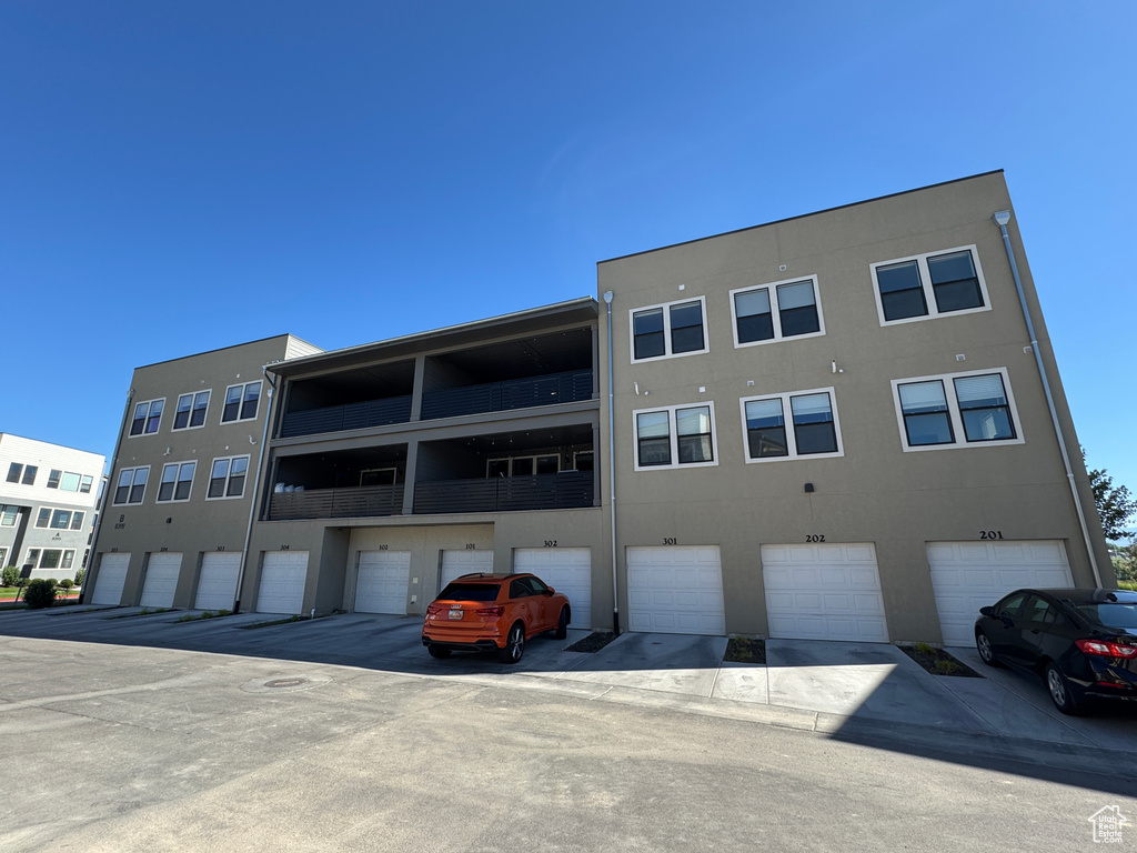 8392 S SKY MIRROR LN #302 Midvale, UT 84047