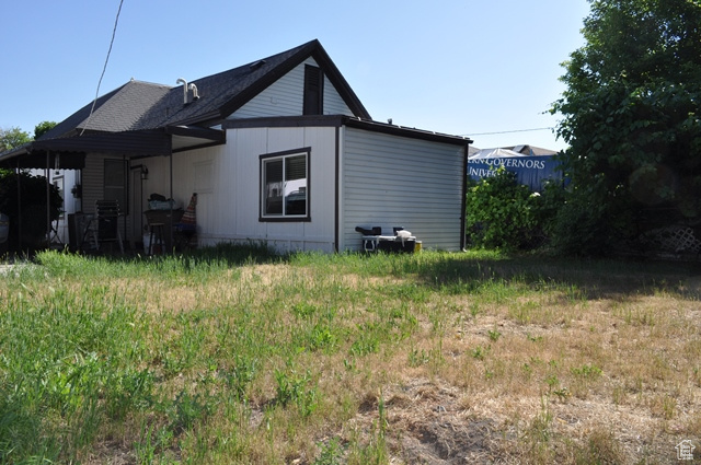 View of side of home