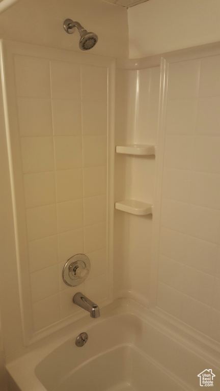 Full bath with shower / bathtub combination
