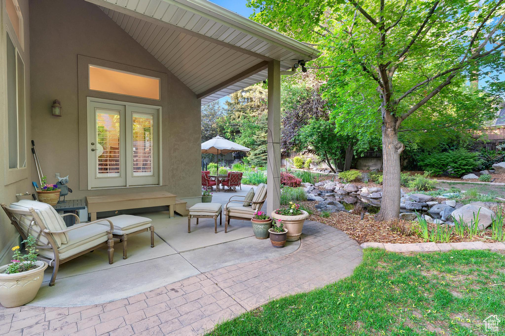 View of patio / terrace with outdoor dining area