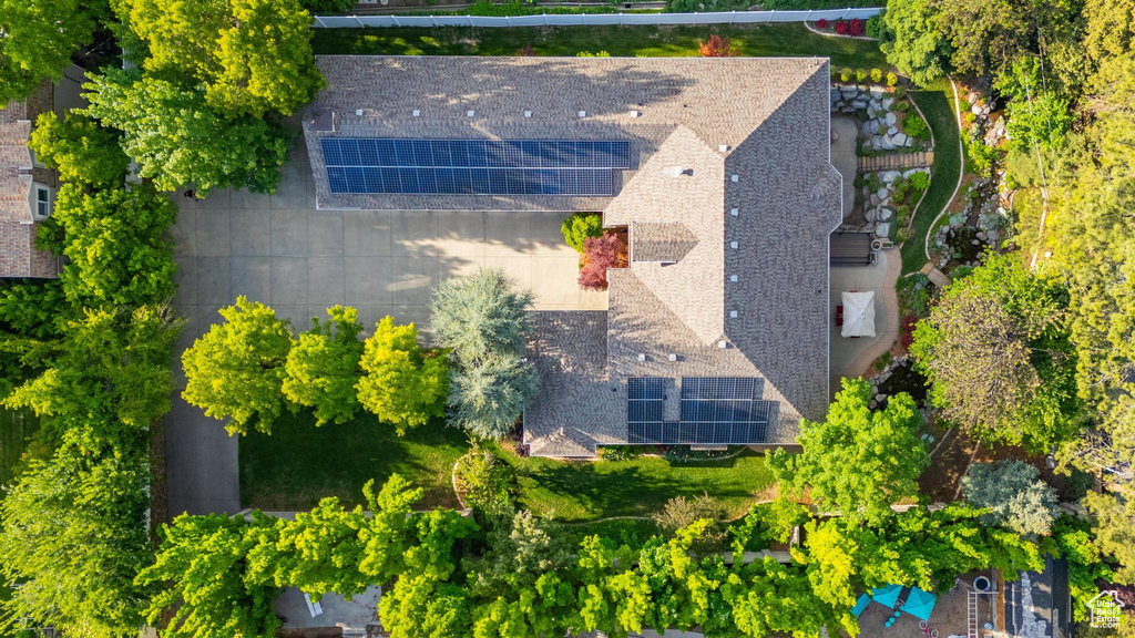 Aerial view of property and surrounding area