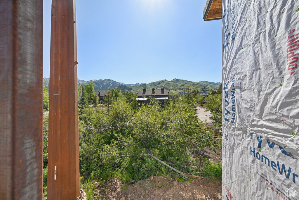 View of yard featuring a mountain view