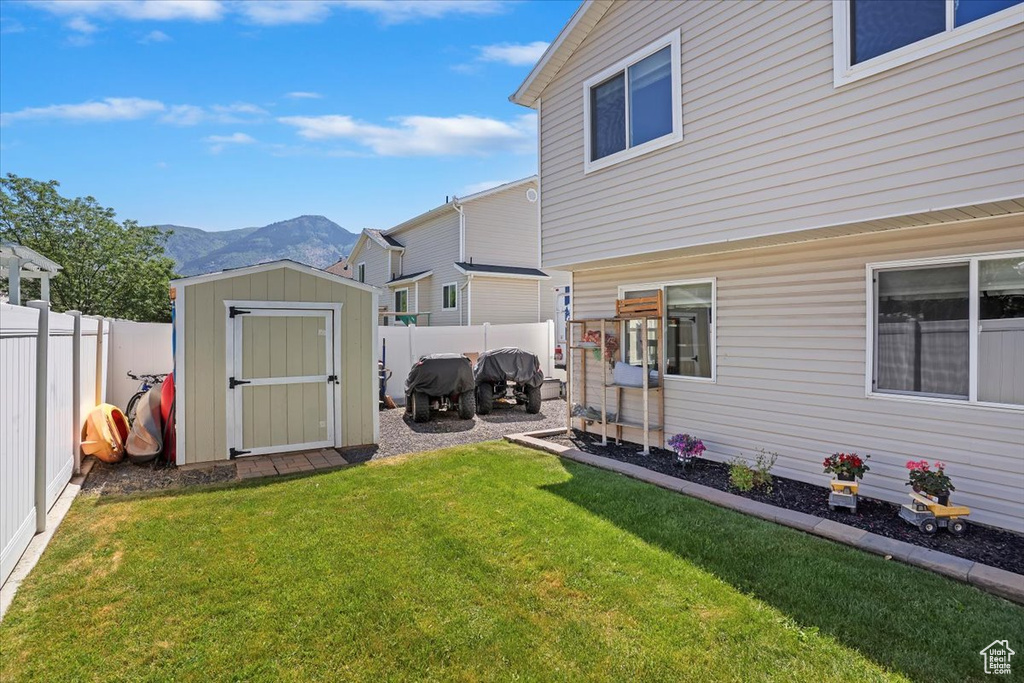 View of yard featuring a mountain view