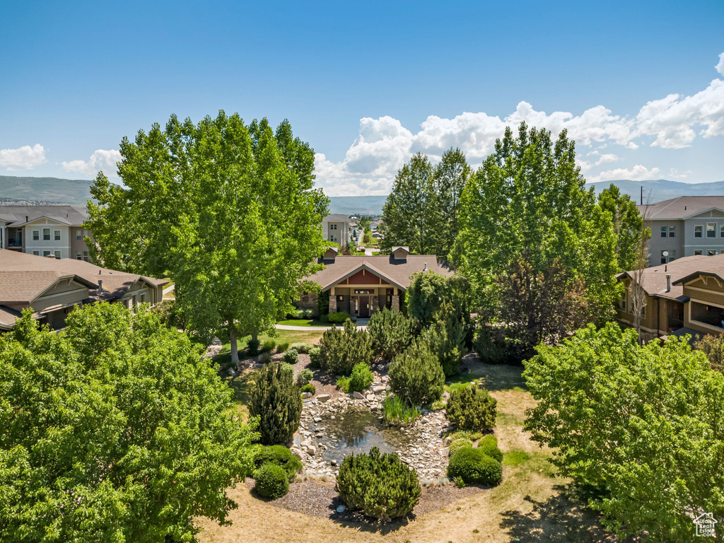 View of yard with a residential view