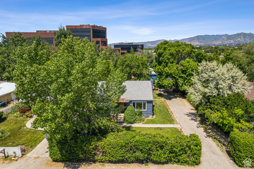Aerial view of property and surrounding area