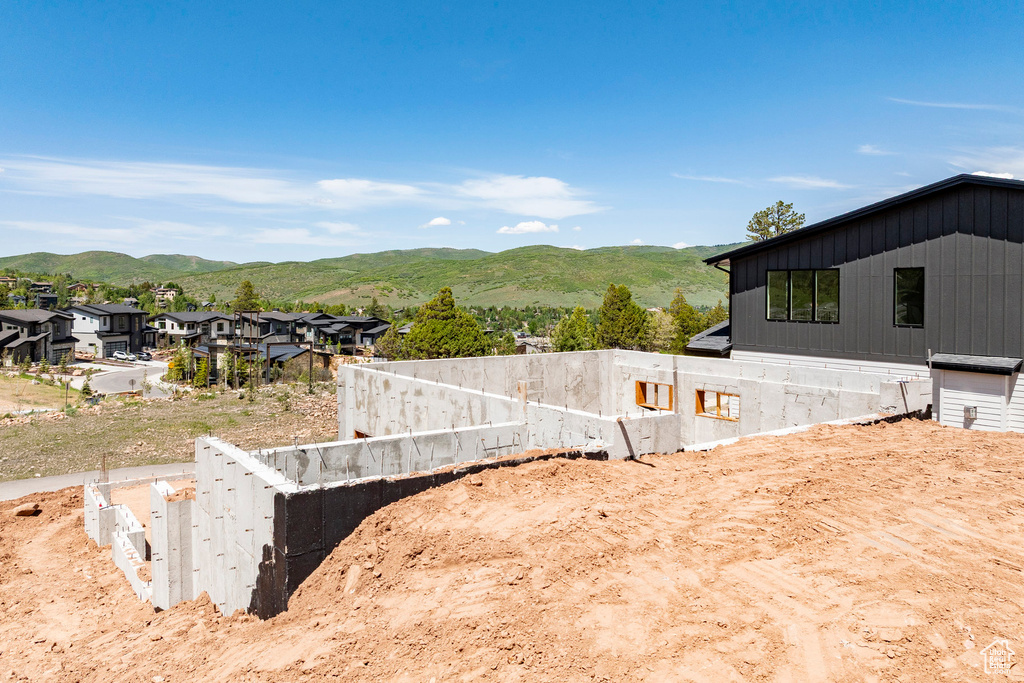 View of yard featuring a mountain view and a residential view