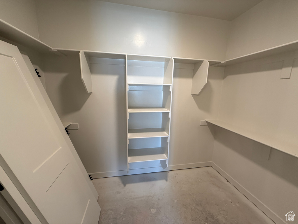 View of walk in closet
