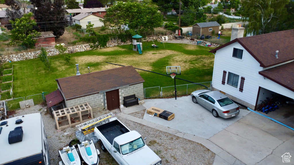 Aerial view of property and surrounding area