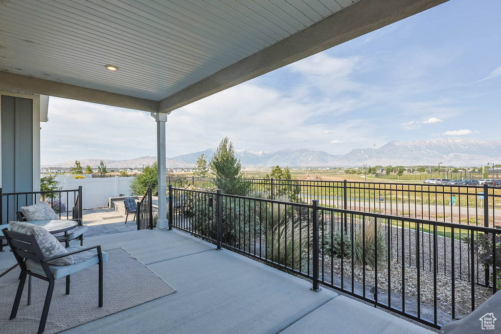 Balcony featuring a mountain view