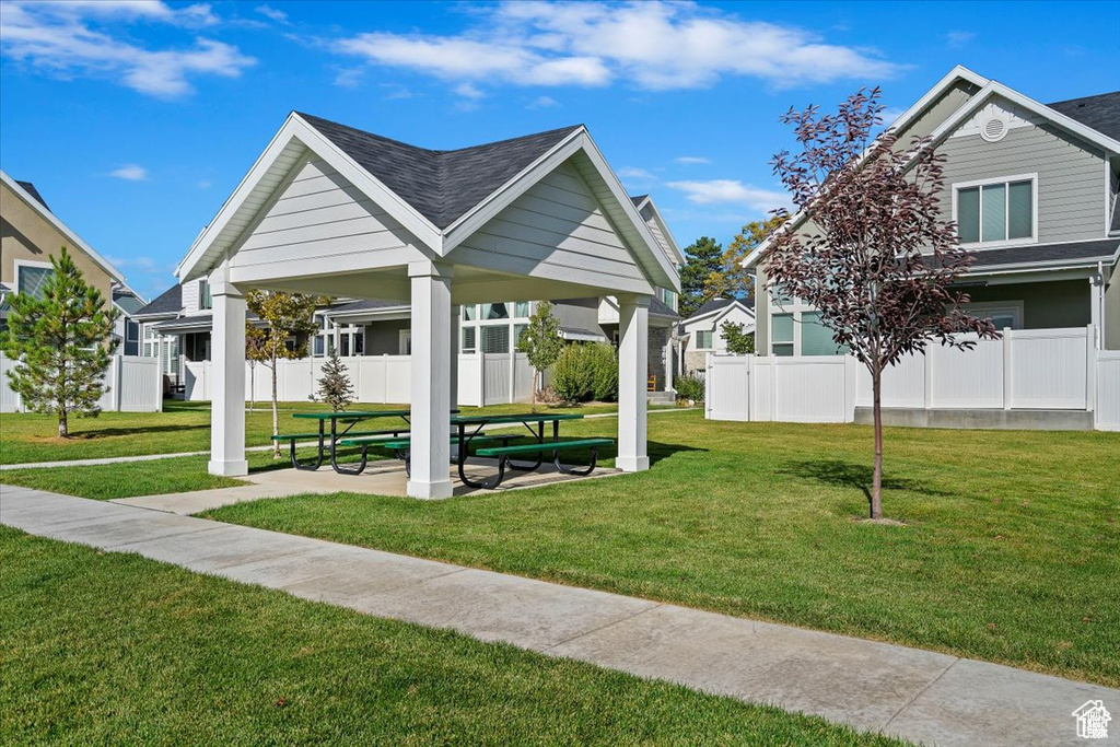 View of property\'s community