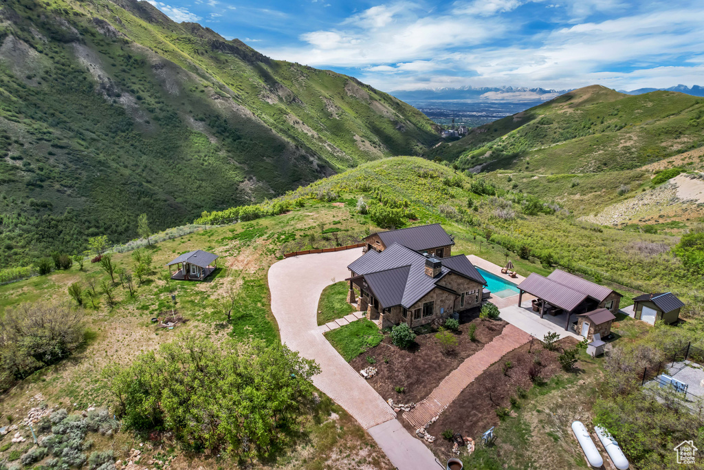 Aerial view of property\'s location with mountains
