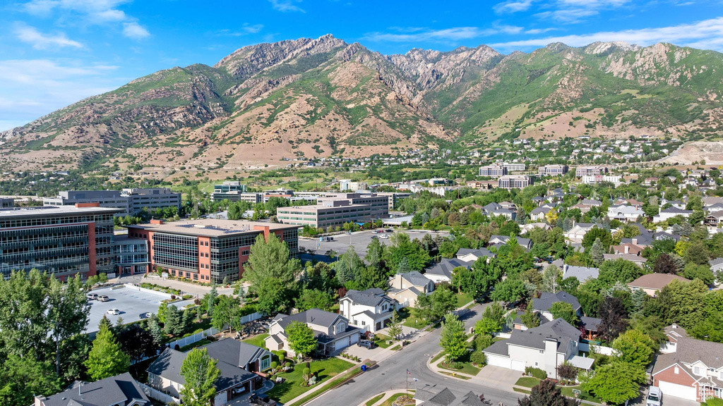 Bird\'s eye view of mountains