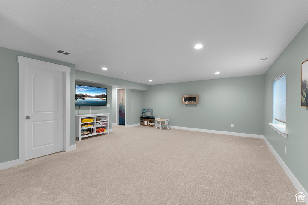 Playroom featuring carpet flooring, recessed lighting, and baseboards