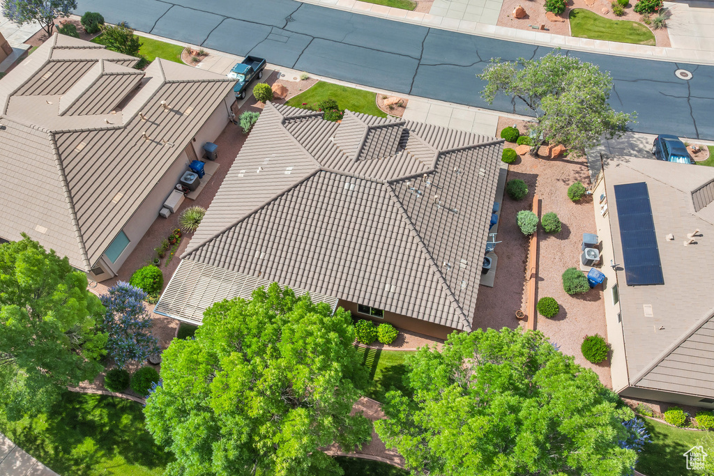Aerial view of property and surrounding area