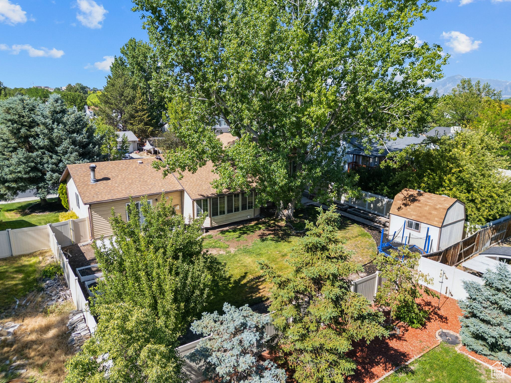 Aerial view of property and surrounding area